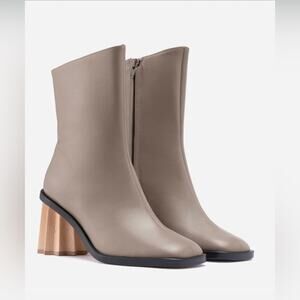 Mlouye Pleated Heel Boot Size US 8